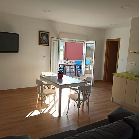 Alojamientocabarceno Casa 220m2 + 4000m2 De Jardin Setien