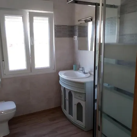 Alojamientocabarceno Casa 220m2 + 4000m2 De Jardin Setien